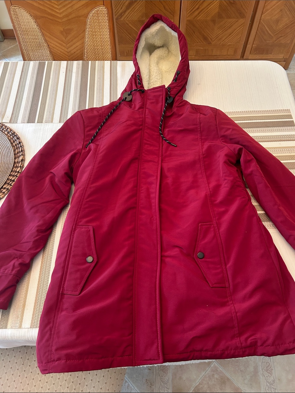 Women's Warm Hooded Parka Jacket - Deep Berry
